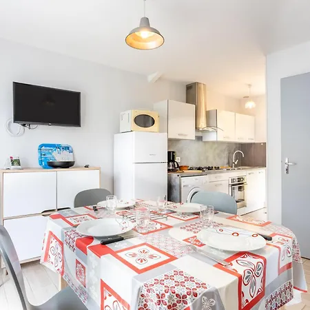 Maison De 3 Personnes * Maille (Vendee)