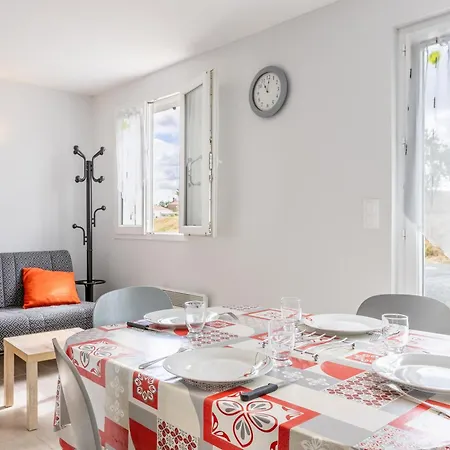Maison De 3 Personnes * Maille (Vendee)