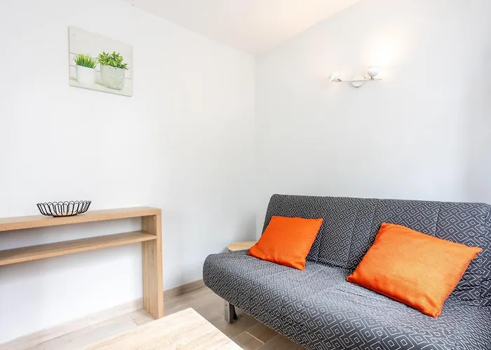 Maison De 3 Personnes *